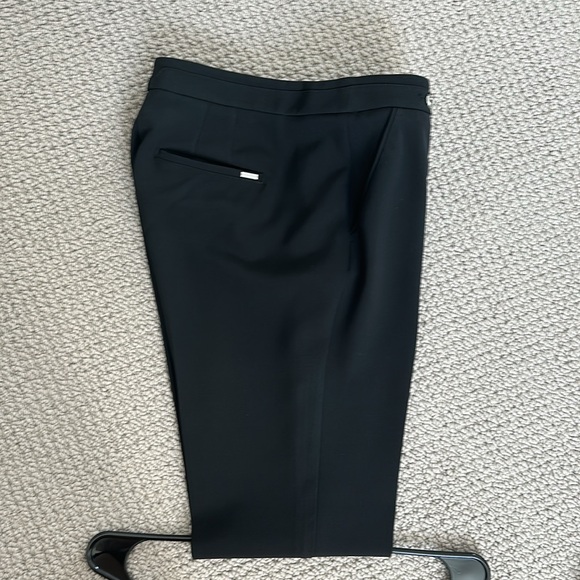 White House Black Market Black Soft Drape Tapered Ankle Pant Size 2R - Picture 2 of 9